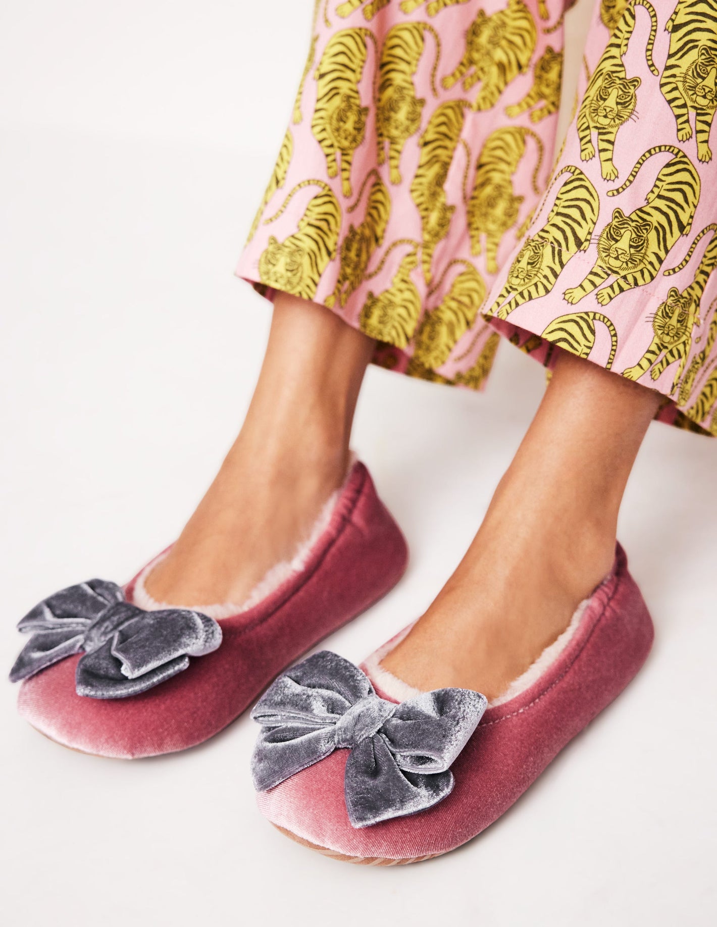 Bow Slippers-Pink