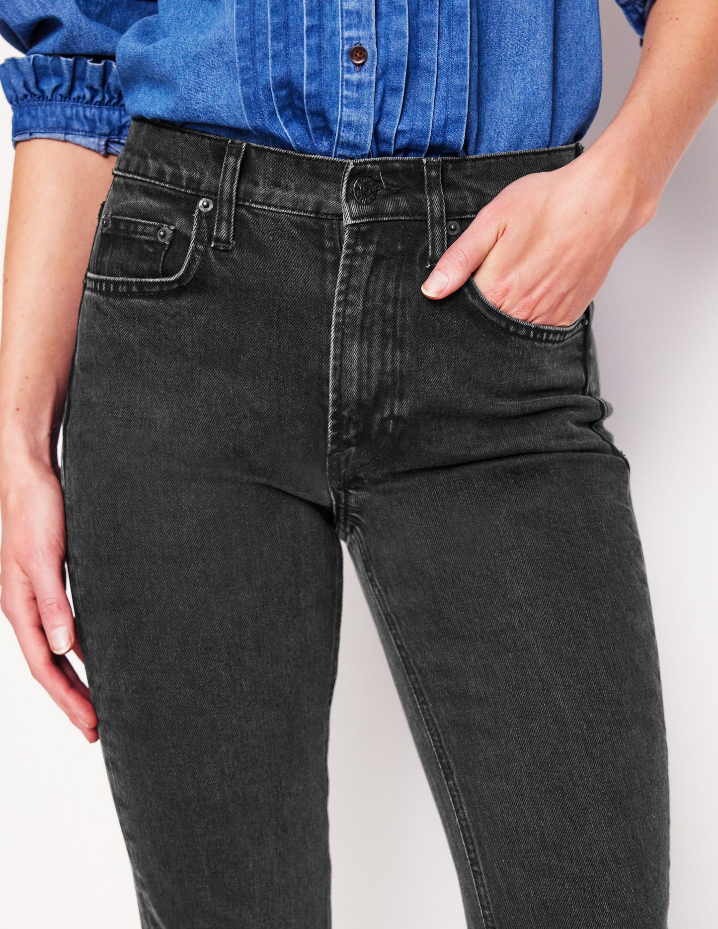 Girlfriend Jeans-Washed Black