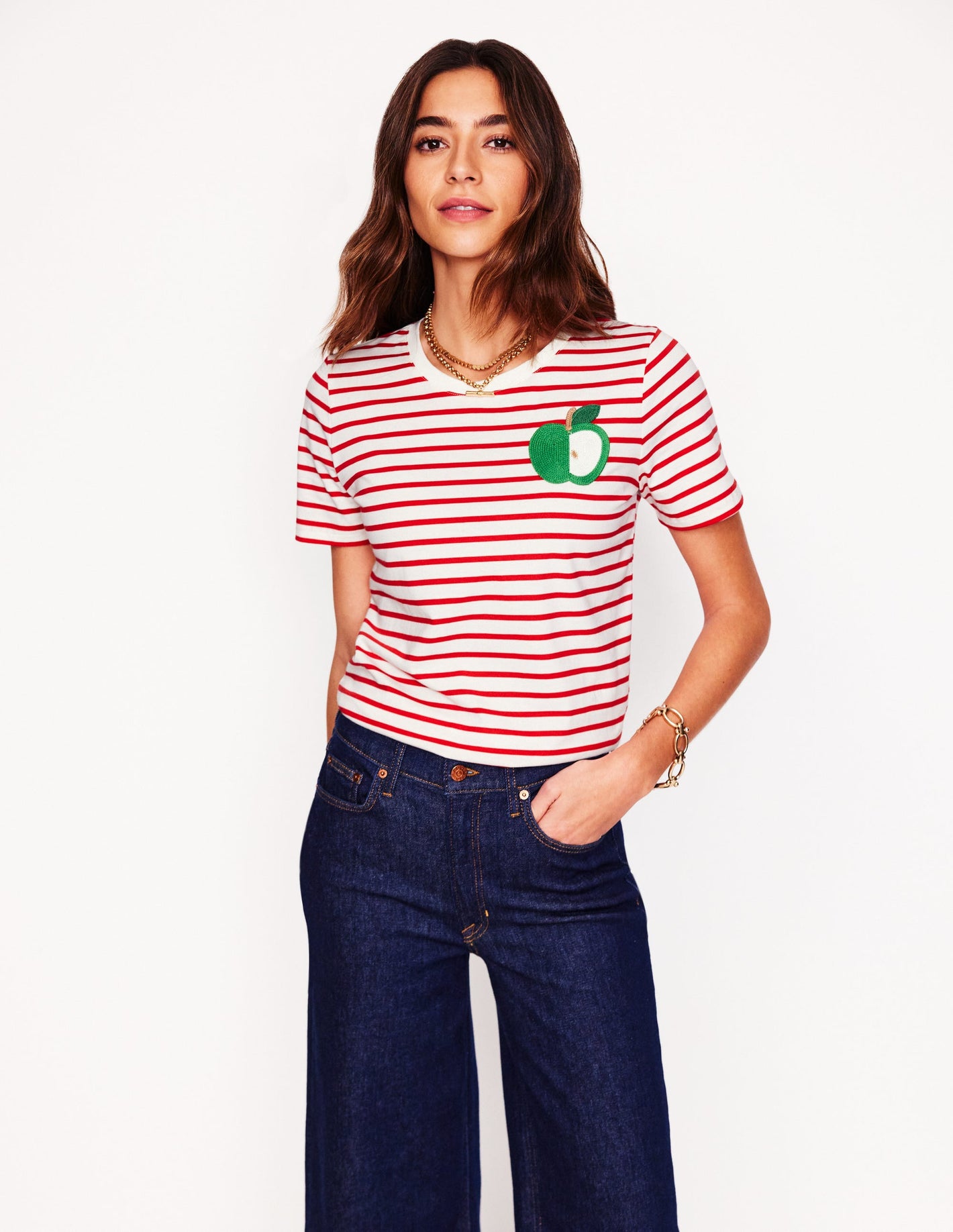 Relaxed Novelty T-Shirt-Ivory/High Risk Red, Apple