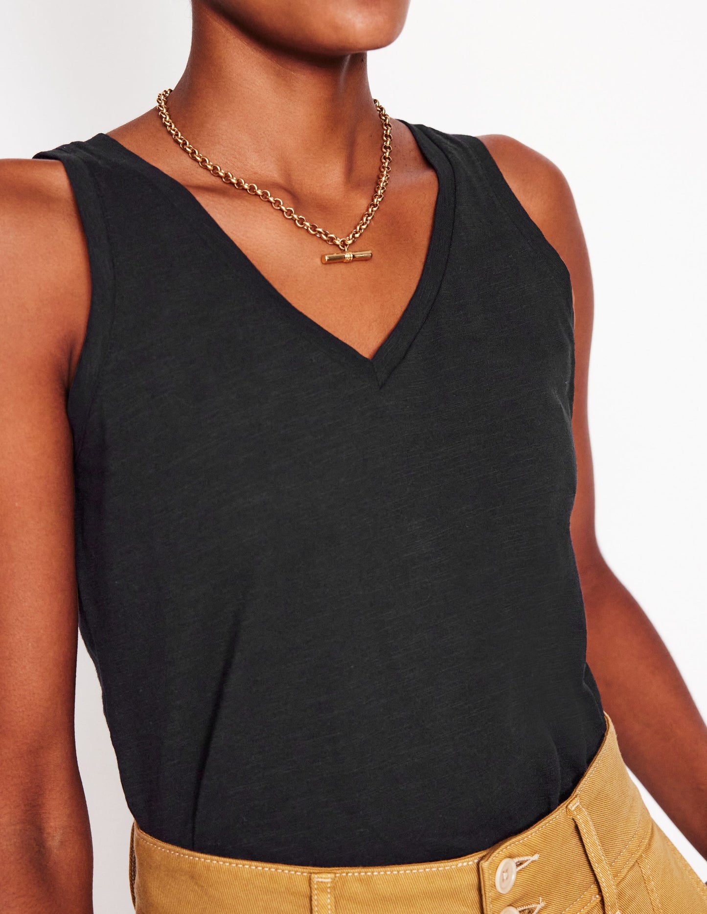 Regular V-Neck Slub Tank-Black